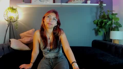 kira_exe online show from April 4, 11:42 am