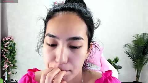 Snapshot of kira_lilian chatting on October 17, 3:21 am Aura online show from October 17, 3:21 am