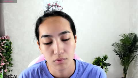 Snapshot of kira_lilian chatting on October 20, 2:36 am Aura online show from October 20, 2:36 am