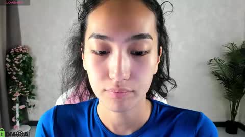 Snapshot of kira_lilian chatting on September 22, 4:11 am Aura online show from September 22, 4:11 am