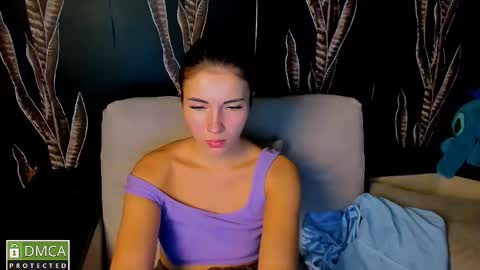 Snapshot of kira_moon_1 chatting on October 21, 9:08 pm Kira  online show from October 21, 9:08 pm