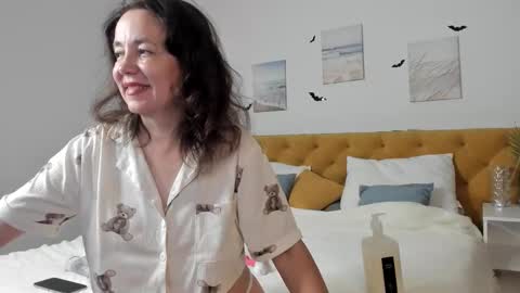 Snapshot of kiraadamss chatting on October 28, 1:55 am kiraadamss online show from October 28, 1:55 am