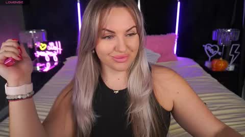 Kira online show from November 17, 9:04 pm