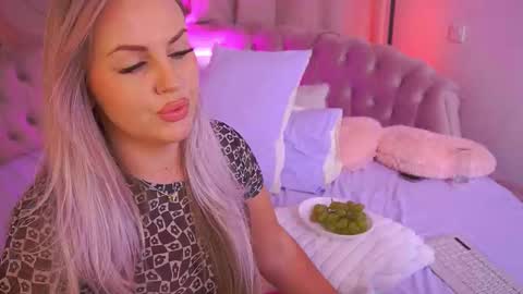 Kira online show from September 29, 1:43 am