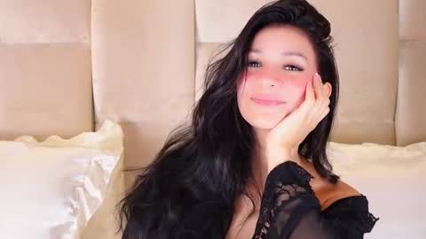 Snapshot of kirakayleigh chatting on October 5, 1:32 am kira online show from October 5, 1:32 am