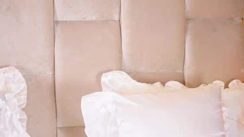 kira online show from February 4, 8:23 pm