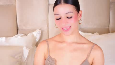 Snapshot of kirakayleigh chatting on September 18, 3:27 am kira online show from September 18, 3:27 am