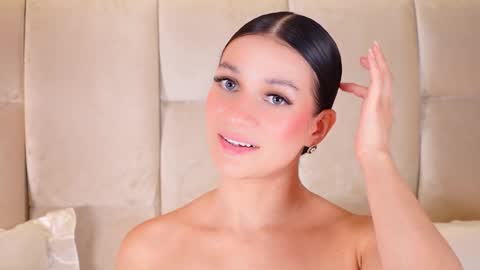 Snapshot of kirakayleigh chatting on October 24, 3:13 am kira online show from October 24, 3:13 am