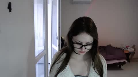 kirakittenn online show from October 25, 8:44 am