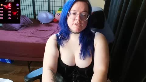 KiraSpitQueen online show from December 8, 12:29 am