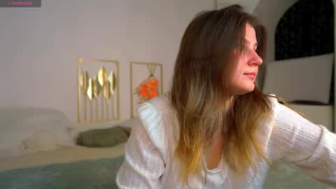 Kira online show from October 19, 5:31 am