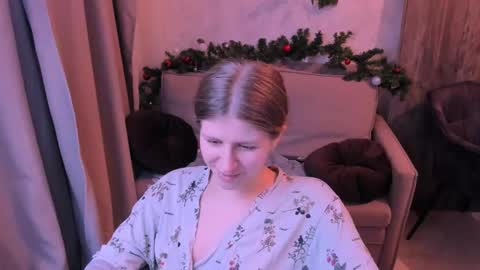 Kira online show from December 19, 10:00 pm