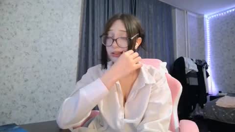 Nicole online show from September 15, 6:15 pm