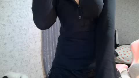 Nicole online show from September 25, 7:01 pm