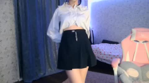 Nicole online show from October 23, 6:25 pm