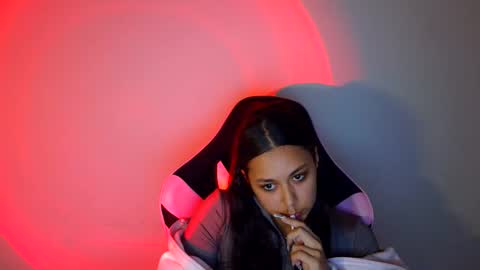 kiss_ameliaa online show from October 8, 8:29 am