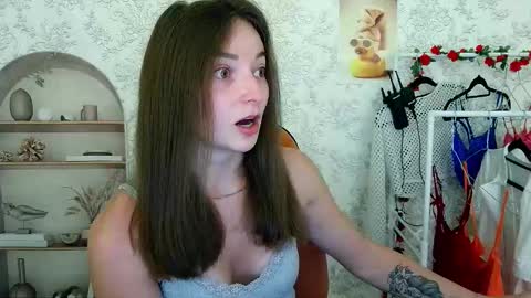 Snapshot of kiss_shy chatting on October 16, 4:53 pm Valeria online show from October 16, 4:53 pm