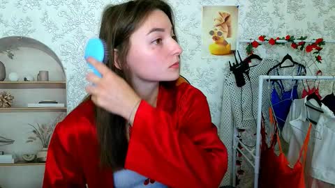 Snapshot of kiss_shy chatting on October 15, 5:32 am Valeria online show from October 15, 5:32 am