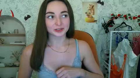 Snapshot of kiss_shy chatting on November 1, 8:35 pm Valeria online show from November 1, 8:35 pm