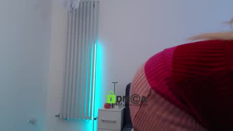 Snapshot of kissabella chatting on October 27, 4:57 pm Alexandra online show from October 27, 4:57 pm