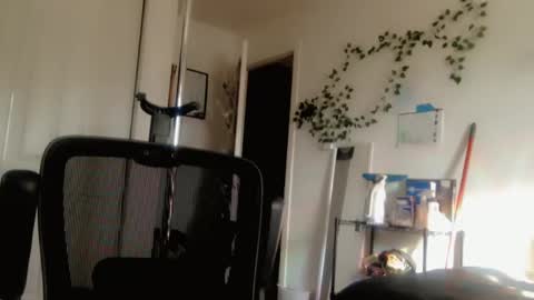 Kissah Kreampuff online show from October 1, 11:31 pm