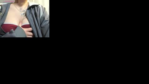 Snapshot of kissi_tay1 chatting on September 23, 11:52 am KISSI  online show from September 23, 11:52 am