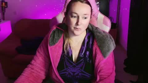 kissica online show from January 9, 7:29 pm