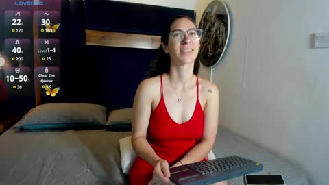 Kissing Company online show from December 4, 7:28 am