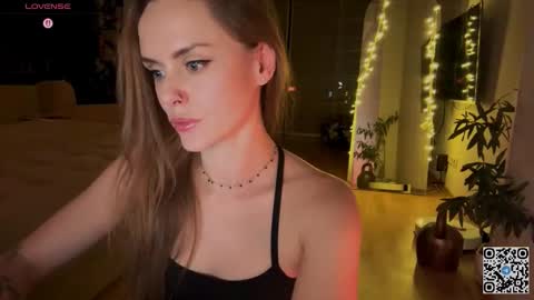 Emma online show from October 30, 10:33 pm