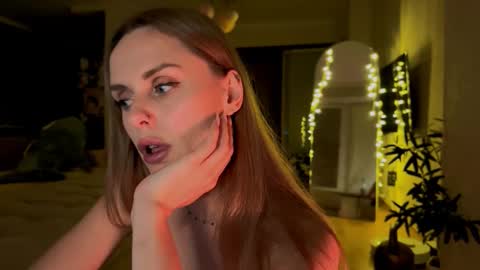 Emma online show from October 6, 8:35 pm