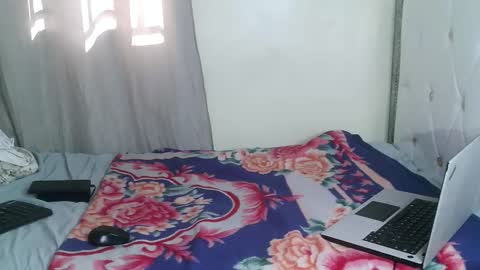 Snapshot of kisssmiles chatting on October 27, 6:09 am kisssmiles online show from October 27, 6:09 am