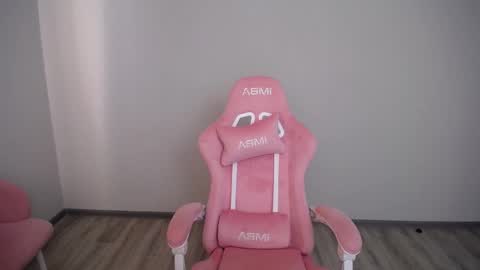 Vikki Rose online show from October 6, 5:02 am