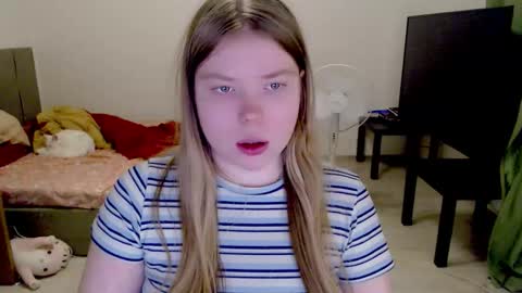 Jennyblonde and Emmabrunette online show from January 17, 4:14 pm