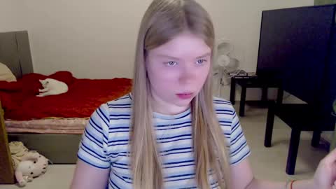 Jennyblonde and Emmabrunette online show from February 8, 9:36 pm