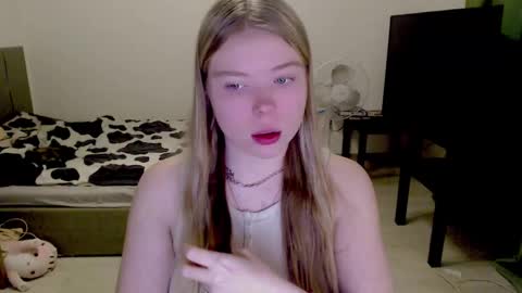 Jennyblonde and Emmabrunette online show from December 23, 2:07 pm
