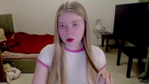 Jennyblonde and Emmabrunette online show from February 5, 5:32 pm