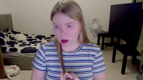Jennyblonde and Emmabrunette online show from February 22, 9:53 pm