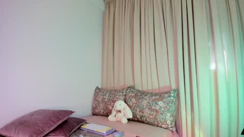 Snapshot of kitty__sophie chatting on October 2, 2:33 pm sophie online show from October 2, 2:33 pm