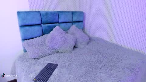 Kitty online show from December 16, 3:11 pm
