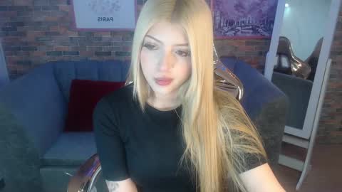 Snapshot of kitty_fox_b chatting on February 6, 12:48 pm kitty_fox_b online show from February 6, 12:48 pm