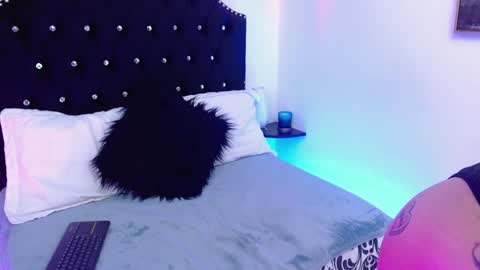 KITTY online show from December 21, 8:32 pm