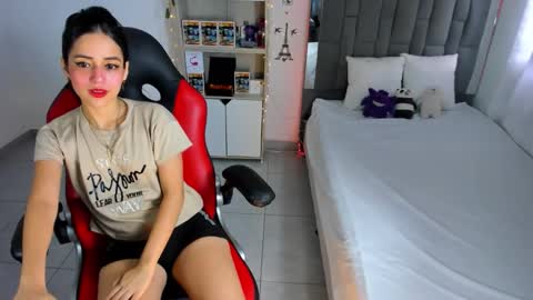kitty_scoot online show from September 13, 5:54 pm