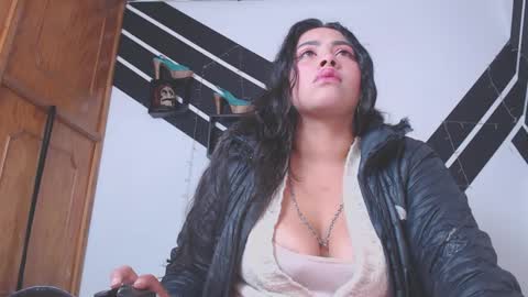 Snapshot of kitty_warner_ chatting on September 20, 4:33 am kitty_warner_ online show from September 20, 4:33 am