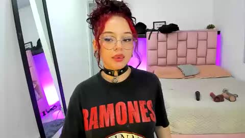 Jenn online show from January 10, 8:59 pm