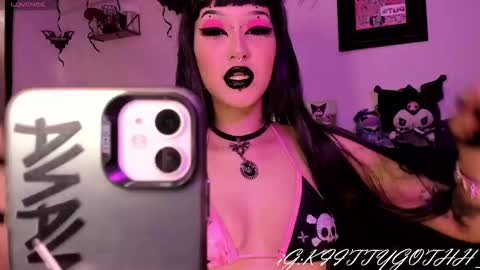 Snapshot of kittygoth_ chatting on September 19, 9:47 pm Kitty Goth online show from September 19, 9:47 pm
