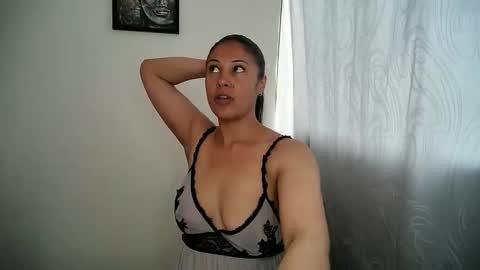 kittyholeshot87 online show from October 14, 3:47 pm