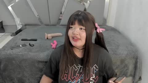 kittyhtx online show from December 15, 5:34 am