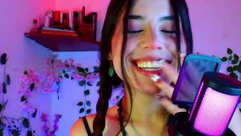 Kittyuwu  online show from October 10, 7:19 pm