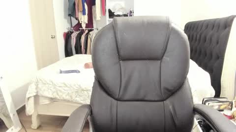 kittywantslove23 online show from January 12, 12:49 am