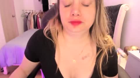 kittywantslove23 online show from October 10, 12:04 am